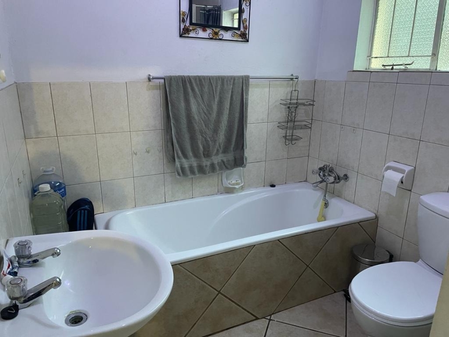 5 Bedroom Property for Sale in Oos Einde North West